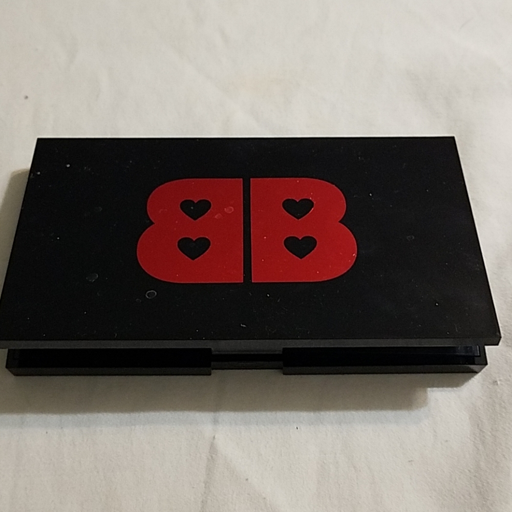 Betty Makeup palette